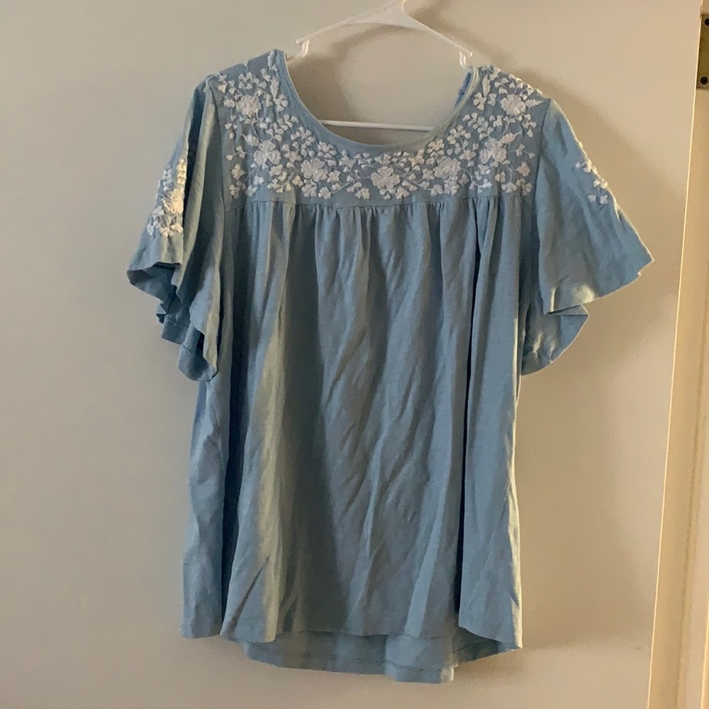 Women’s top size large